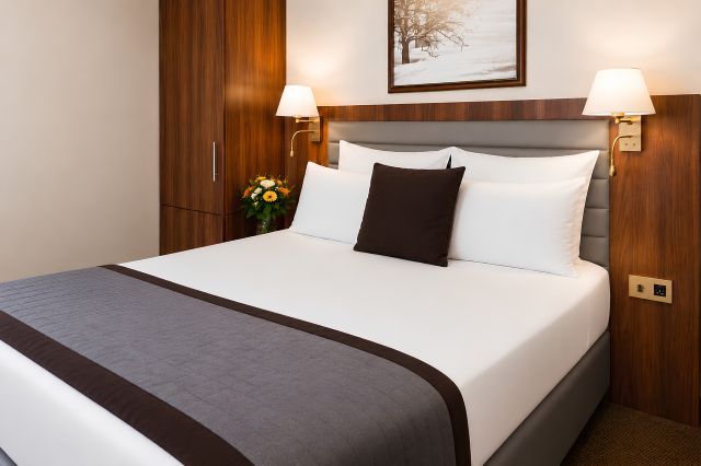 Mayflower Hotel · Boutique Hotel Paris 8 · Saint-Lazare